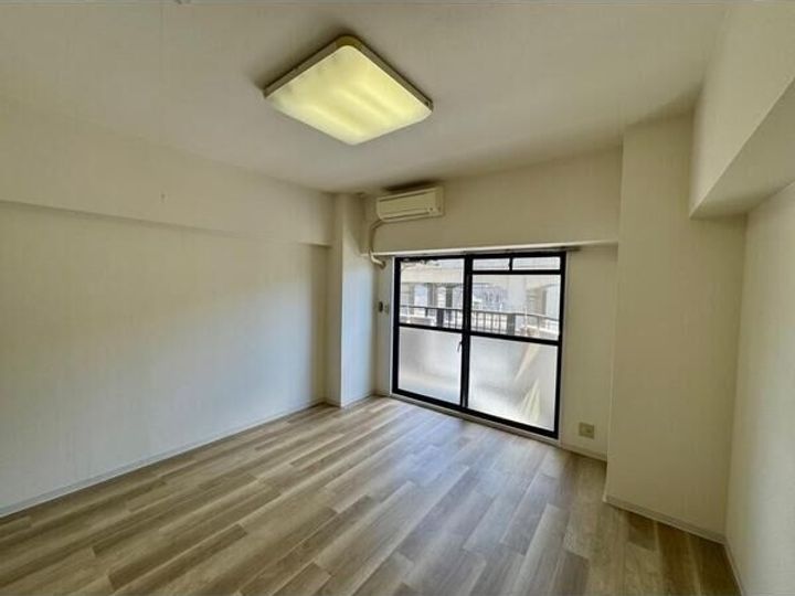 愛知県名古屋市中村区烏森町8丁目(マンション)の賃貸物件の居間