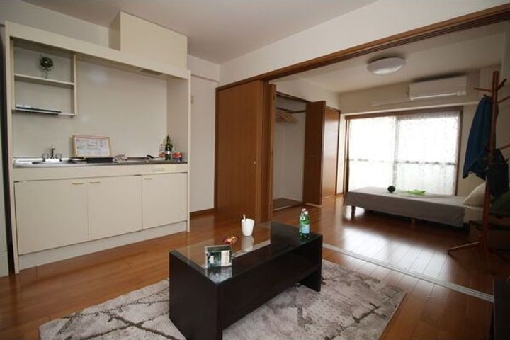 愛知県名古屋市港区新川町4丁目(マンション)の賃貸物件の居間