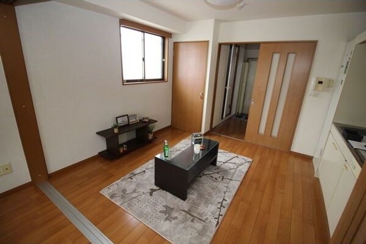 愛知県名古屋市港区新川町4丁目(マンション)の賃貸物件の居間
