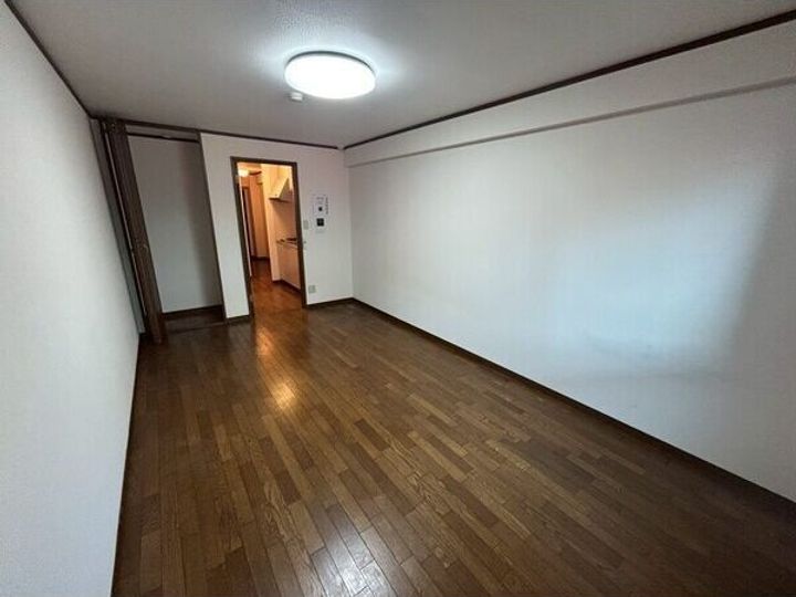 愛知県名古屋市名東区香南2丁目(マンション)の賃貸物件の居間