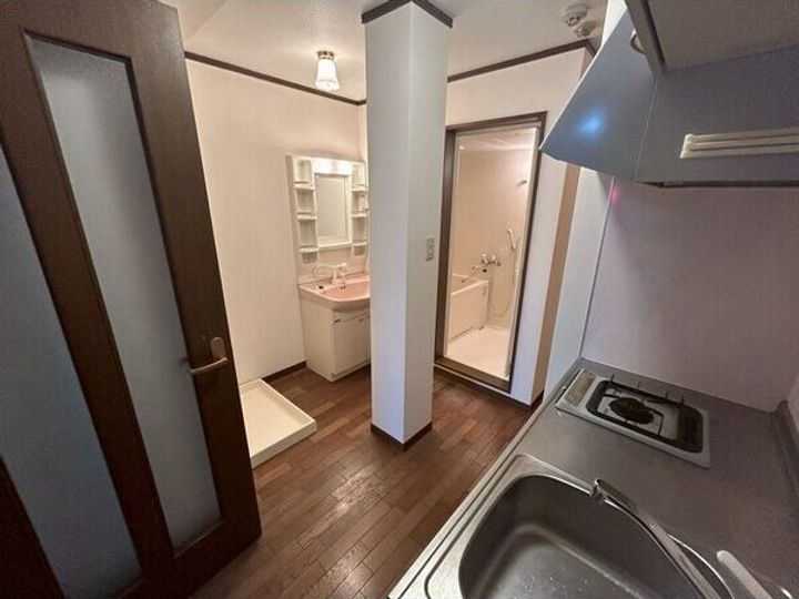 愛知県名古屋市名東区香南2丁目(マンション)の賃貸物件の玄関