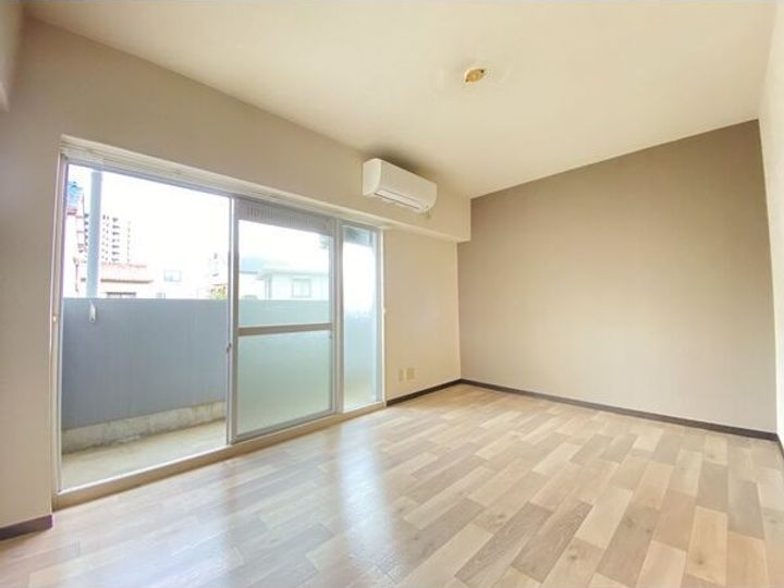 愛知県名古屋市昭和区川名本町2丁目(マンション)の賃貸物件の居間