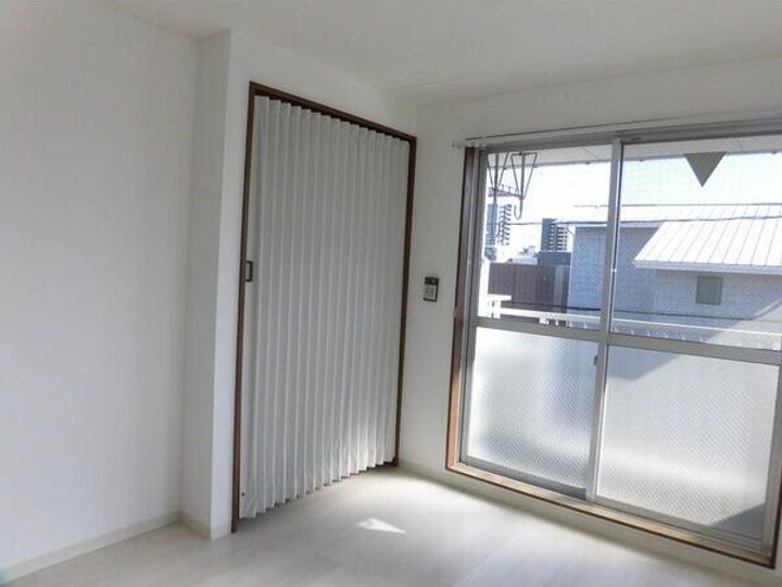 愛知県名古屋市中村区砂田町3丁目(マンション)の賃貸物件の居間