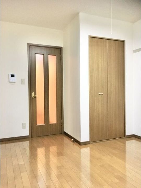 愛知県名古屋市中村区烏森町7丁目(アパート)の賃貸物件の居間