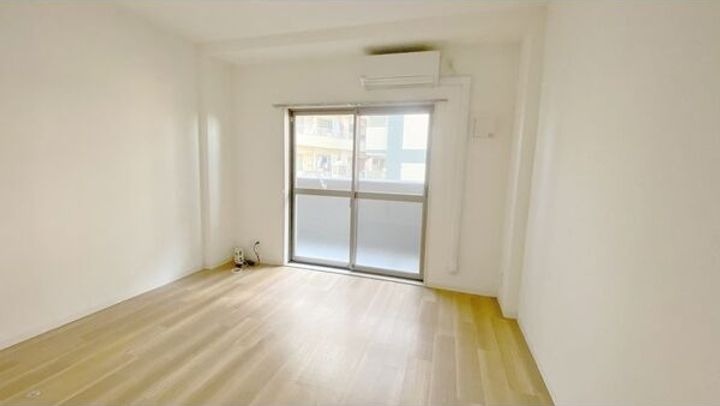 愛知県名古屋市西区栄生2丁目(マンション)の賃貸物件の居間