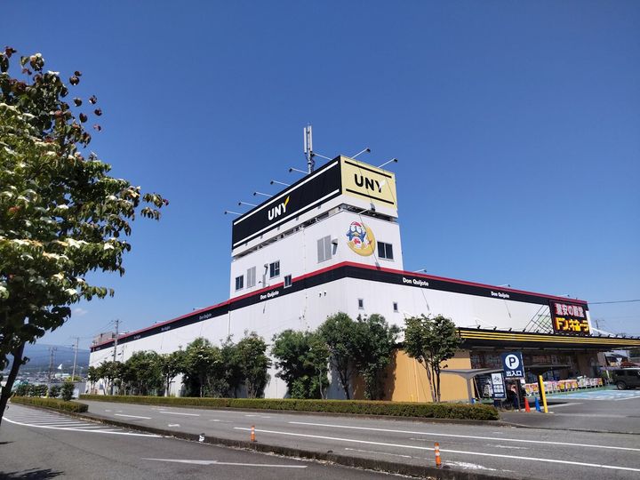 シャルマンの周辺
