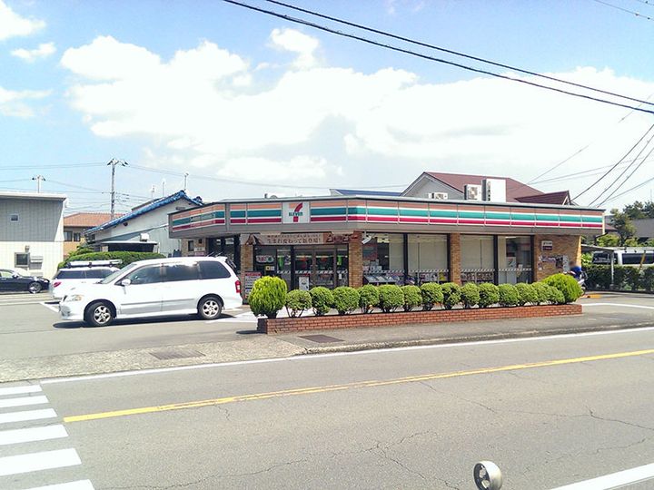 LA FLEURの周辺