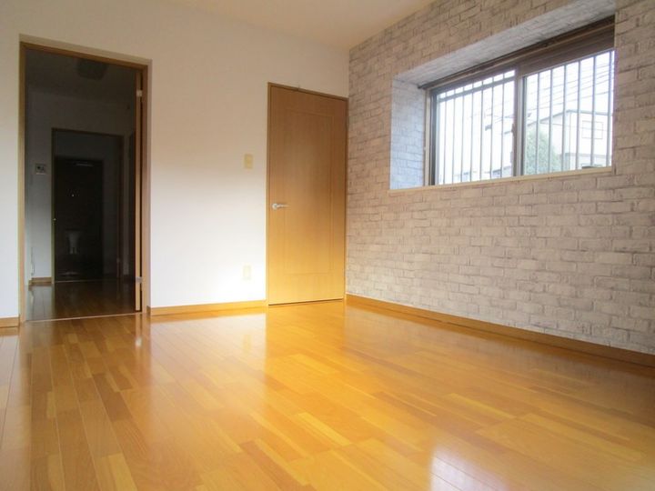 柳畑アラクの居間