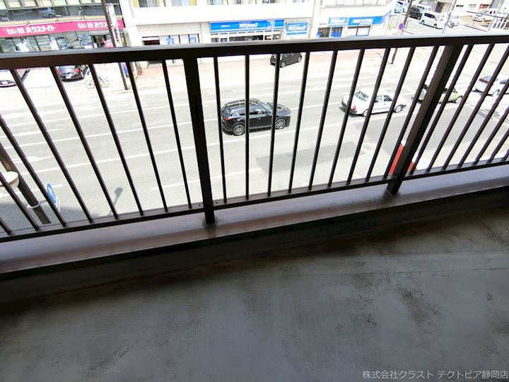 稲川うおとうの内装