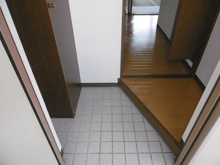 リヴィエールIIの玄関