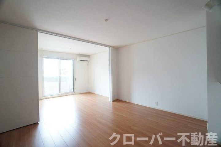 プランドール坂出101の居間