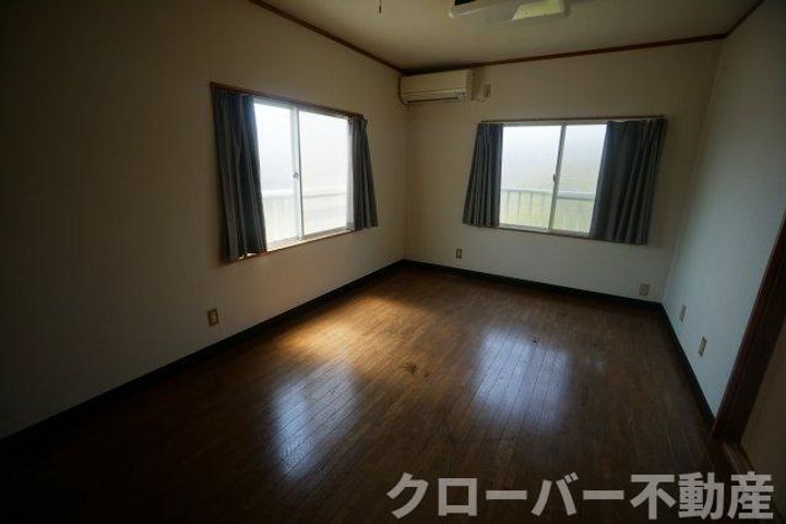 メゾン小路201の居間