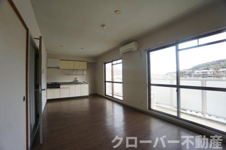 網の浦ハイツ401の居間