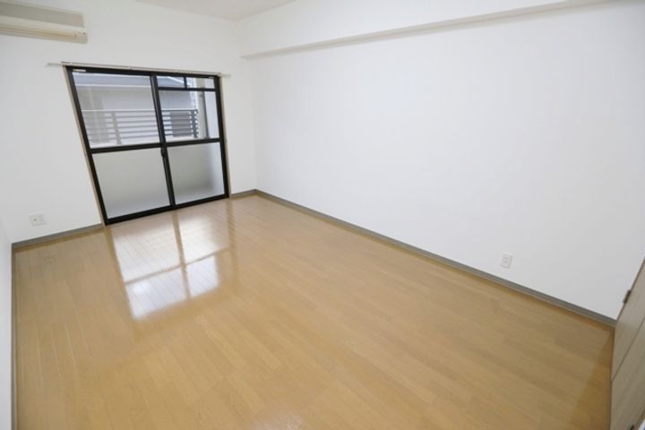 大阪府吹田市山田東1丁目(マンション)の賃貸物件の居間