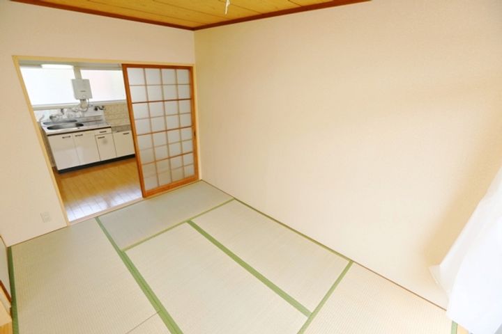 ビスタ岸部ハイツB棟の寝室
