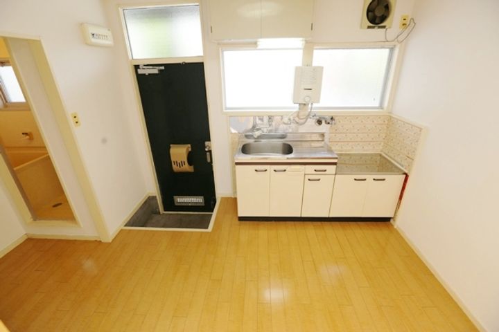 ビスタ岸部ハイツB棟のキッチン