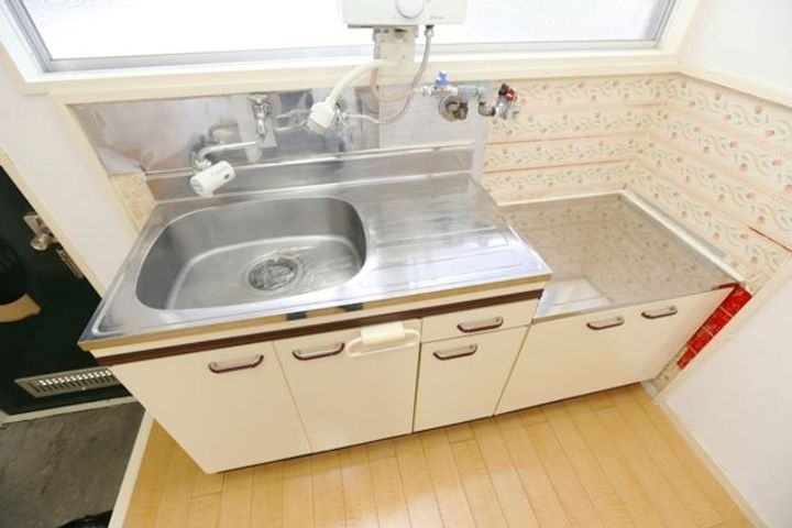 ビスタ岸部ハイツB棟のキッチン