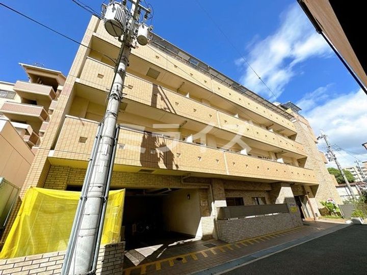 ルーエハイム千里丘の外観