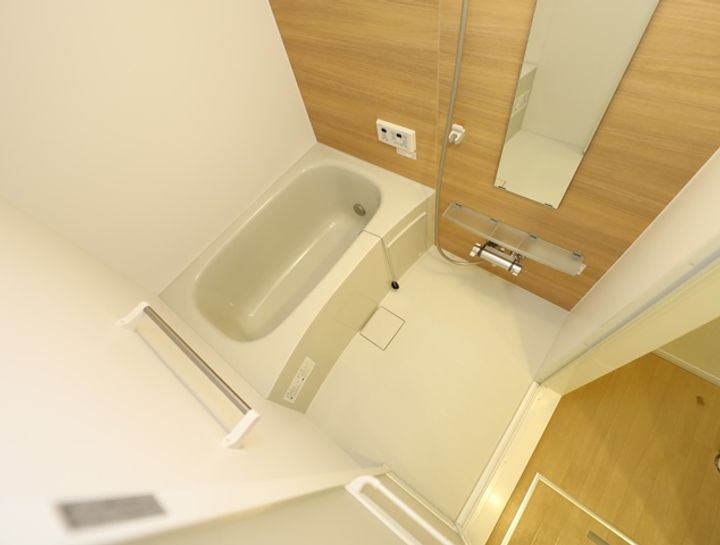 チェレイ・ドゥ・ソレイユ201の風呂