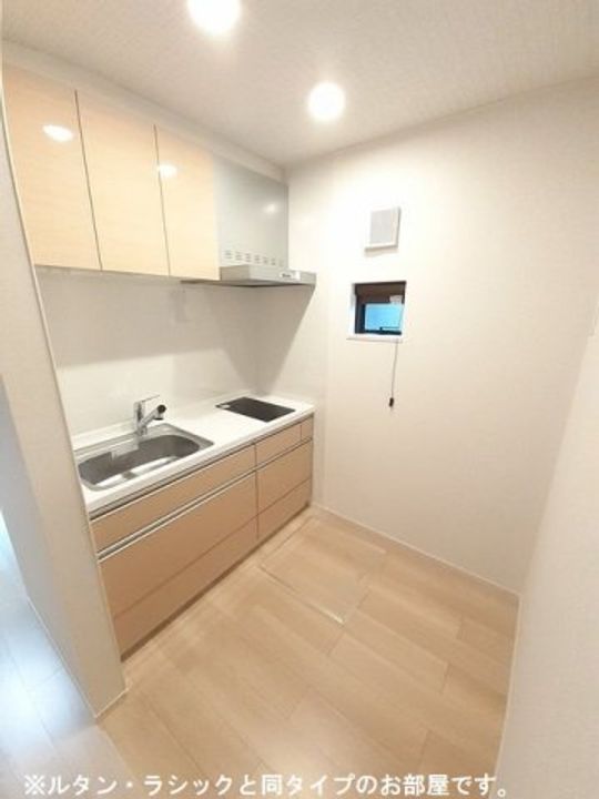 ドミールオカマエ Aのキッチン