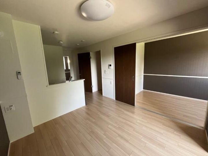 宮代新築アパートの居間