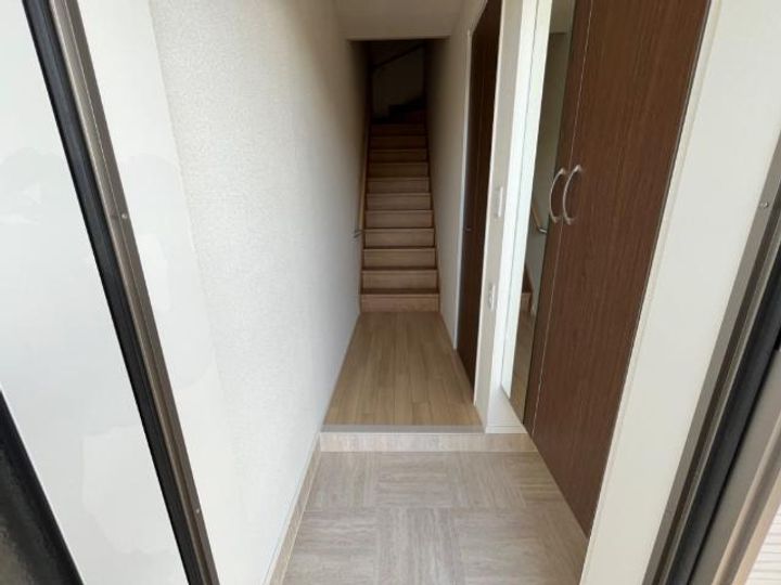 宮代新築アパートの玄関