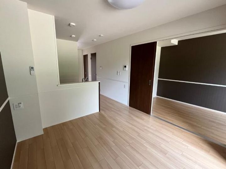 宮代新築アパートの居間