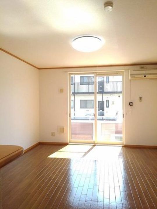 パルフォレストB101の居間