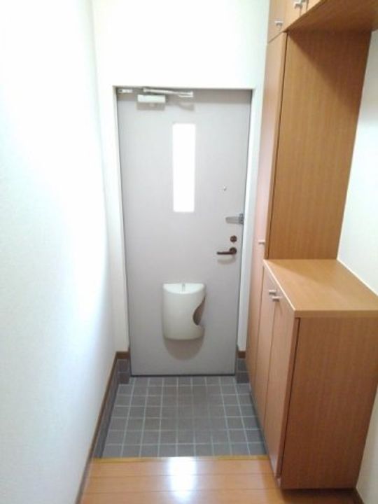 ヒルサイドスクエアⅡの玄関