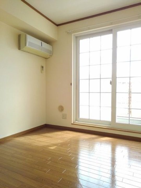 ヒルサイドスクエアⅡの居間