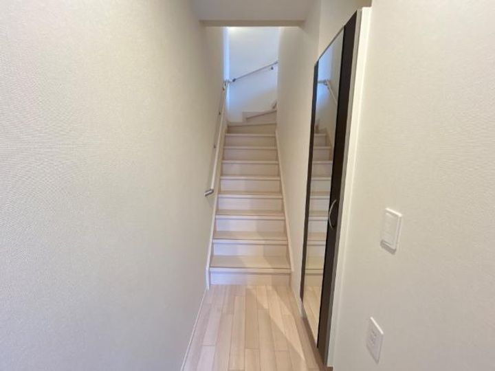 野田町6丁目新築アパート B棟の玄関