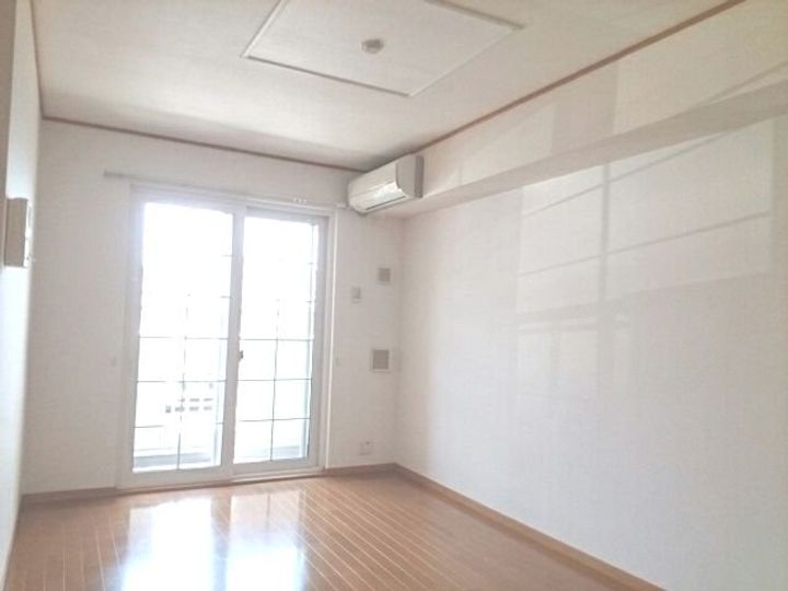 スプリングガーデンの居間