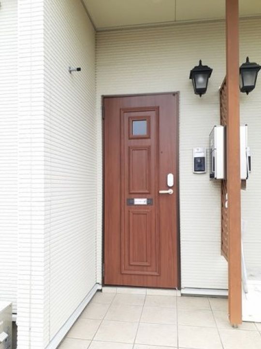 スカイライフ宮代の玄関