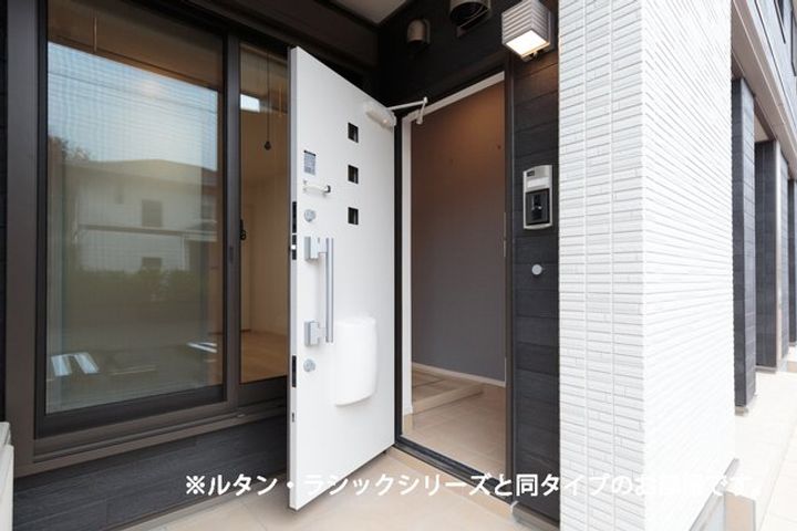 (仮称)瀬上町アパートの玄関