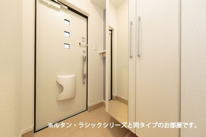 (仮称)瀬上町アパートの玄関