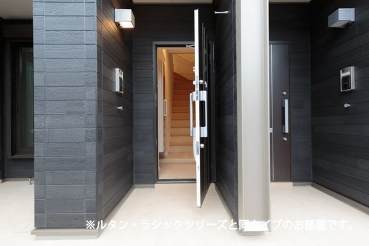 (仮称)瀬上町アパートの玄関