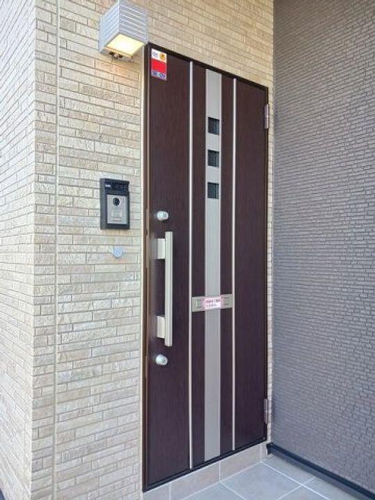 ライツハウスEの玄関