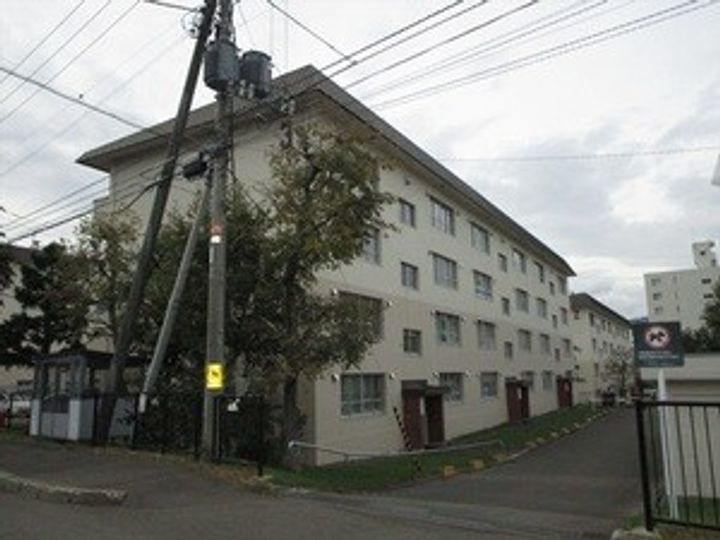 札幌西月寒団地4号棟203の外観