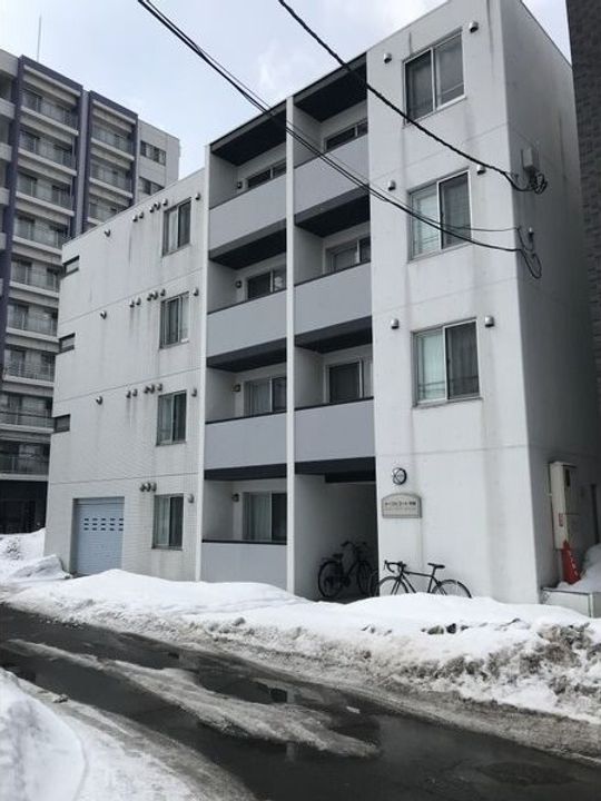 メープルコート平岸の外観