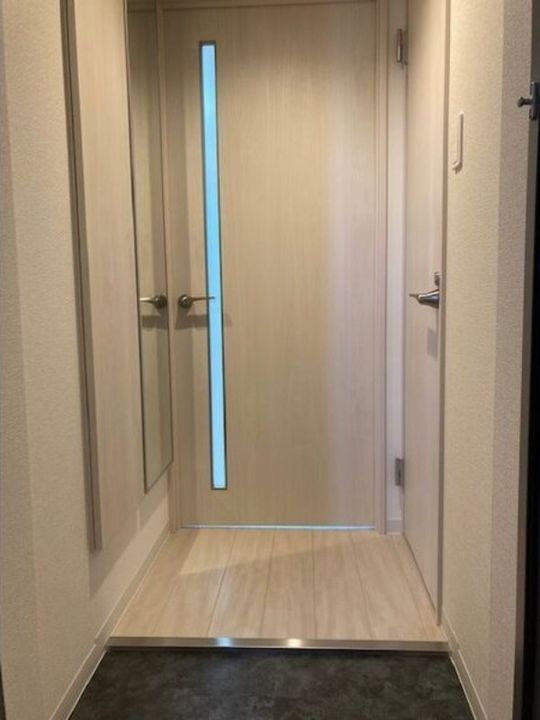 Maison Kamuy 本郷通  の玄関