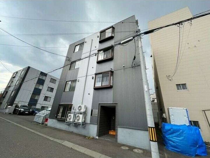 プラザイン南郷の外観