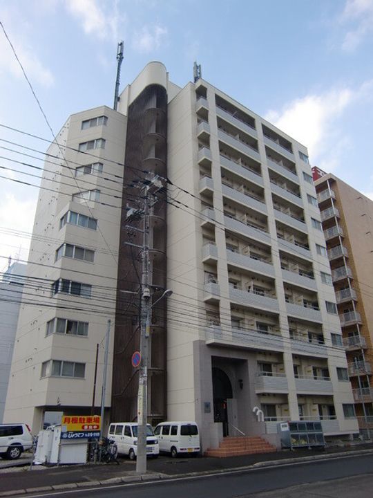 日興パレス東札幌の外観