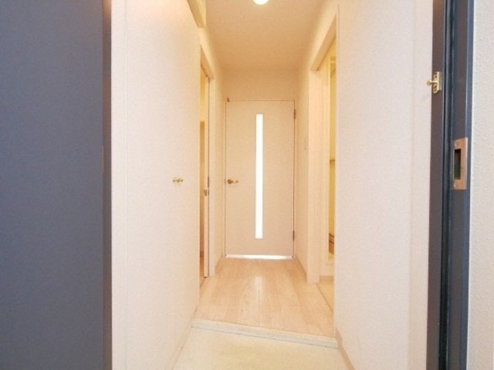 ティアラ本郷の玄関