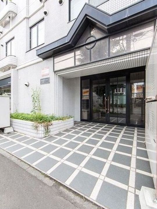エクセレントハウス豊平37203の玄関