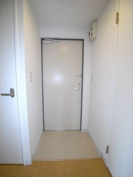 ミ・ピアーチェ学園前の玄関