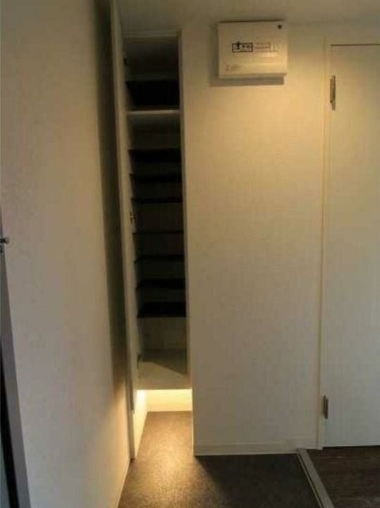 クレインMISONOの玄関