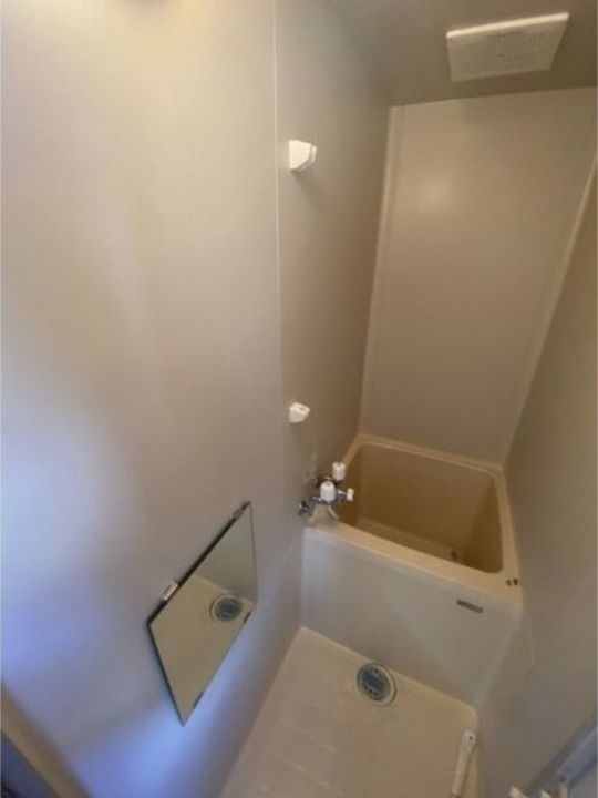 ラヴェール元町201の風呂