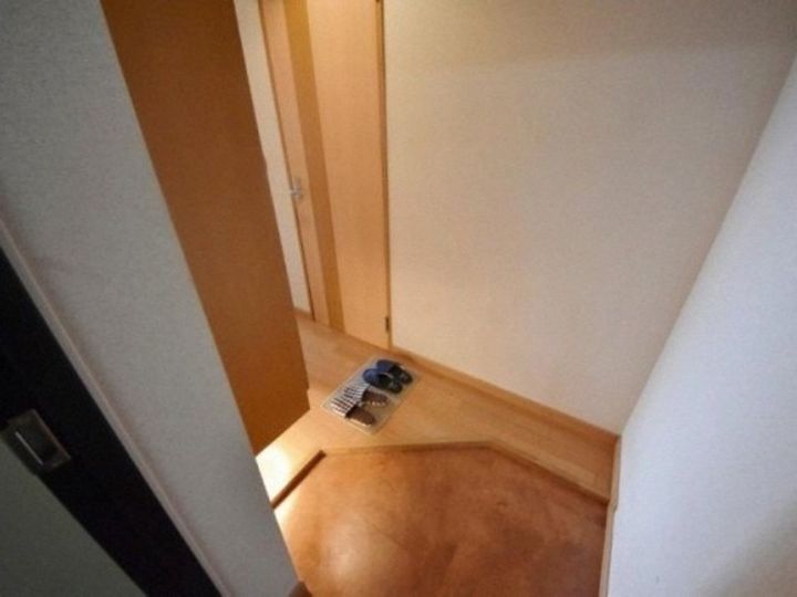 ビジュ元町の玄関