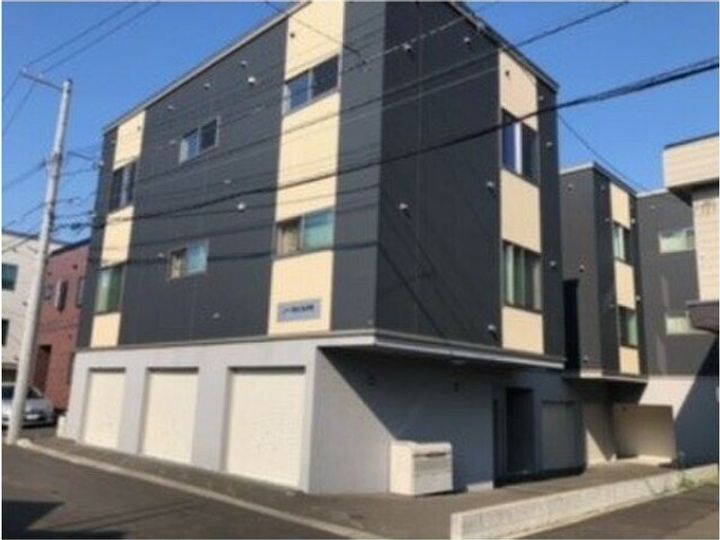 ノーマルヒル本町102の外観
