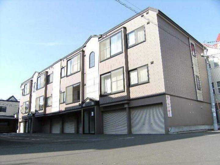 金盛マンション B棟の外観